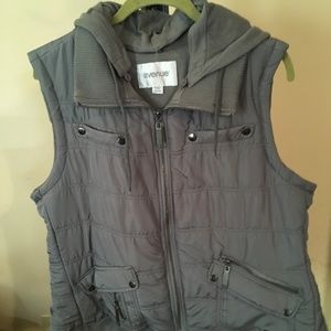 Quilted Vest with removable hoodie and lining